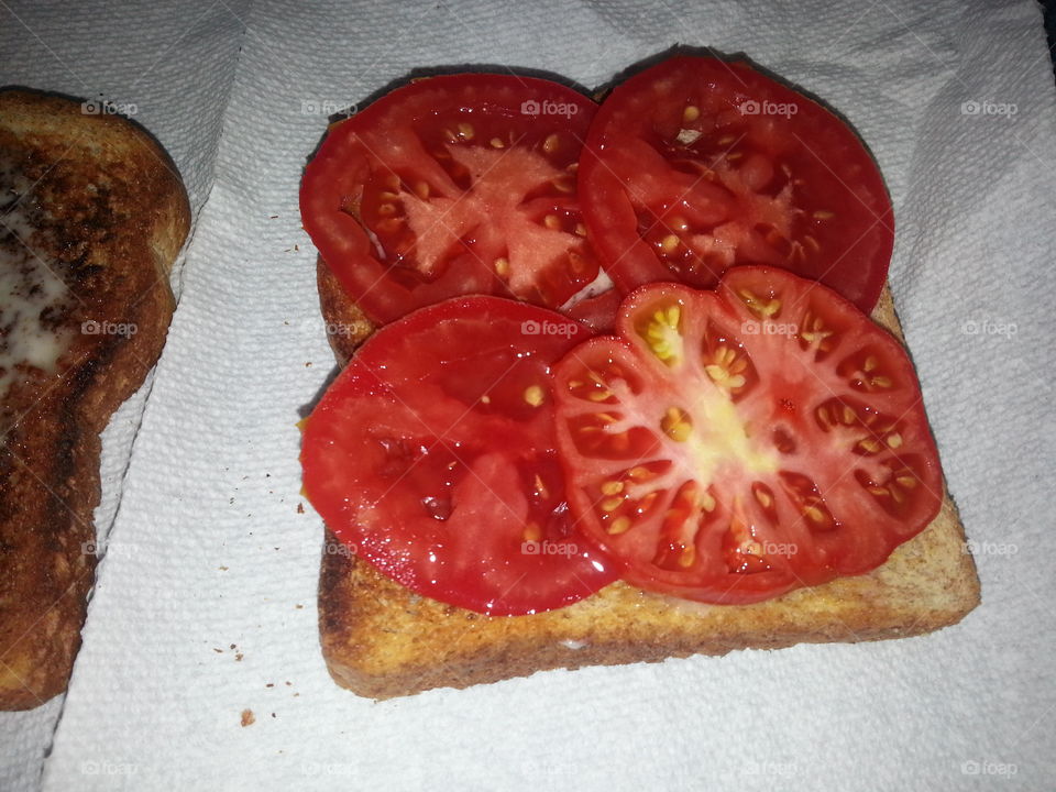tomatoes on toast