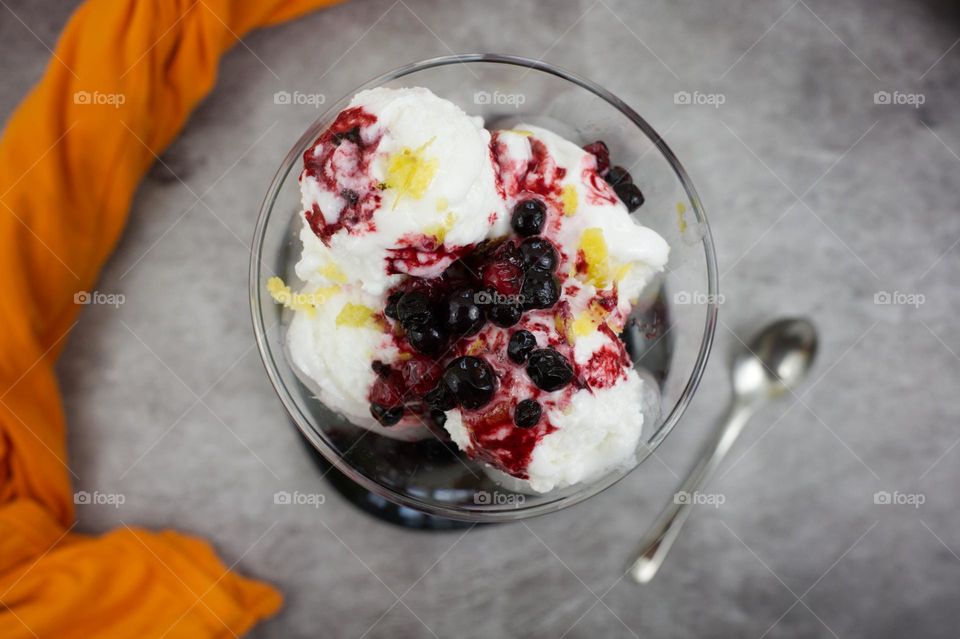 lemon and berries ice cream