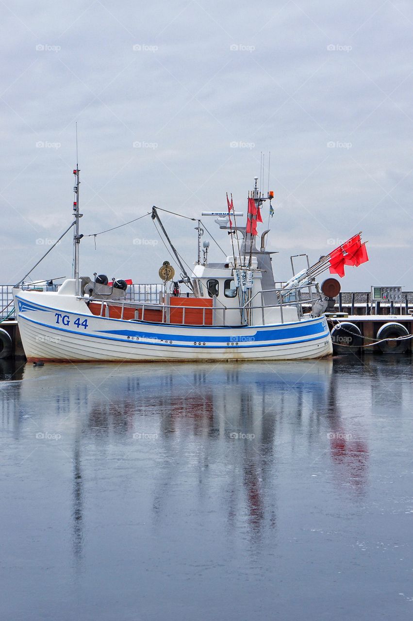 Fishingboat in ice