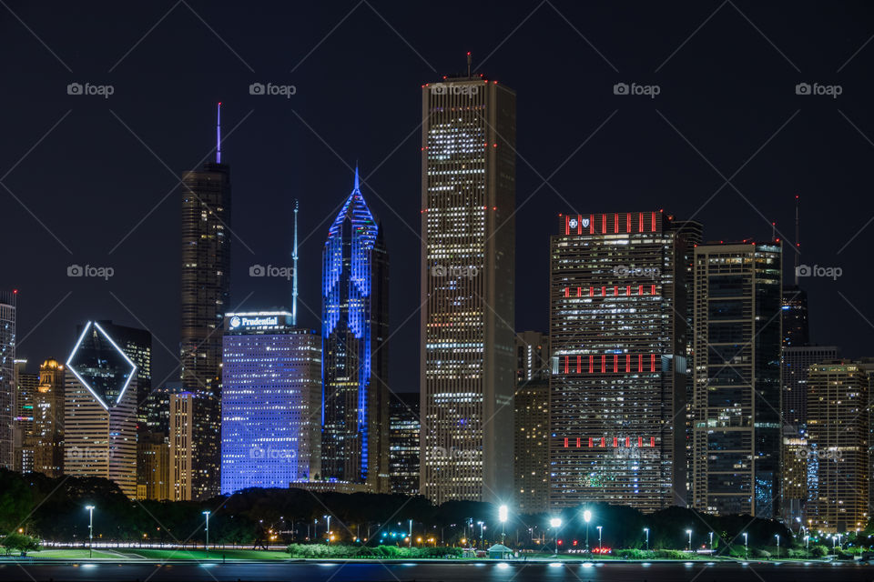 The Windy City’s skyscrapers with beautiful city lights.