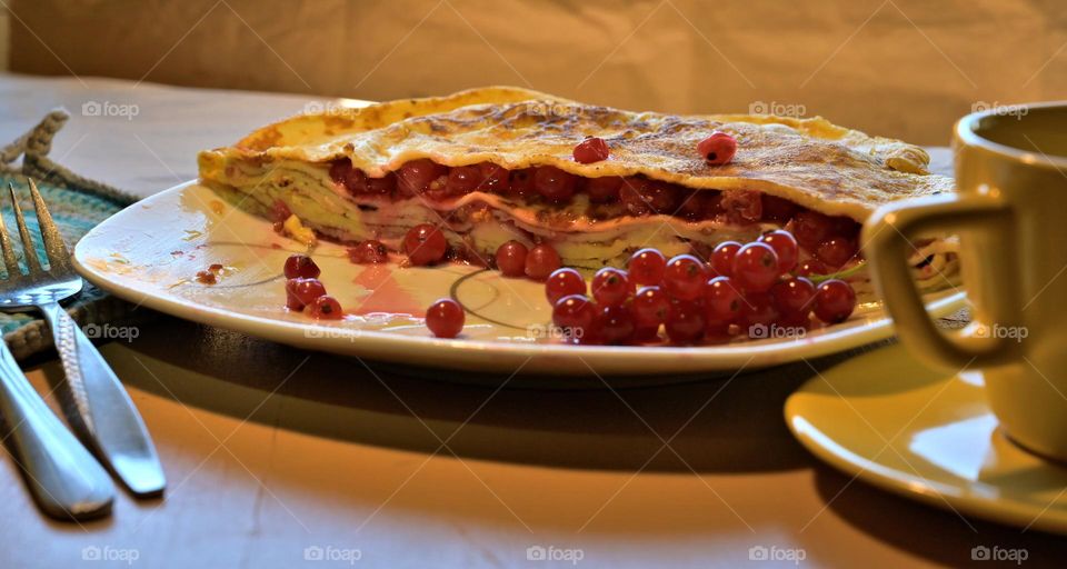 currants omelet