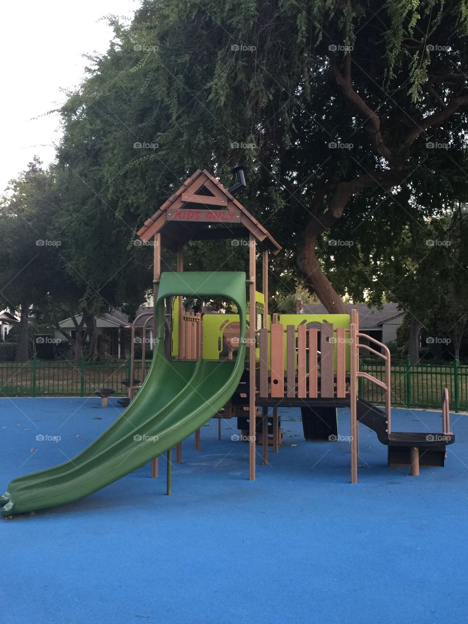 Play structure 