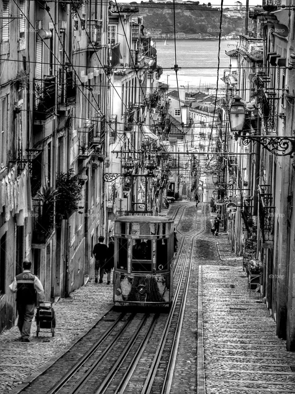 Bica funicular in black and white.