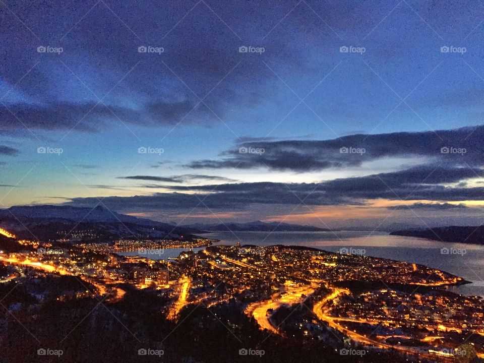 Lena Hope. Narvik by night