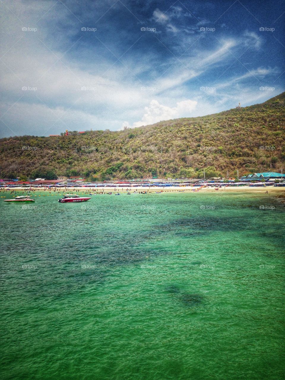 Koh Lan, Thailand with emerald color yea. 