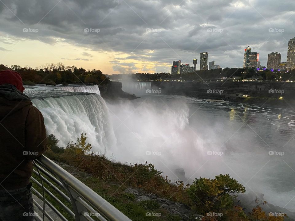 Niagara Falls getting dark