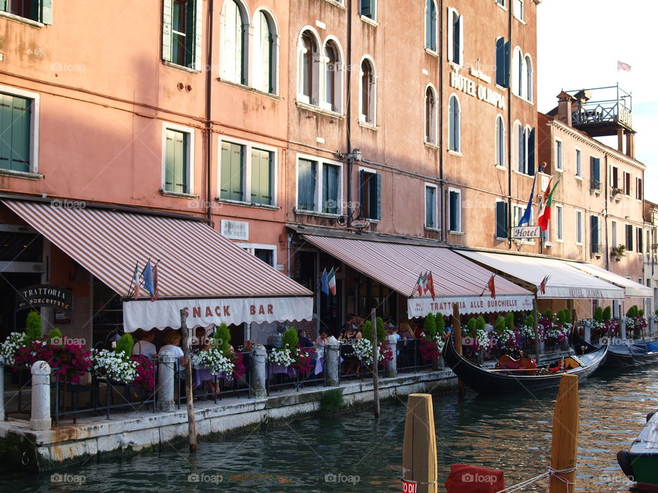 Venice Restaurants at the canal