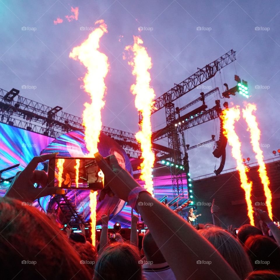 The One With Fire ... colourful set .. Take That 2019