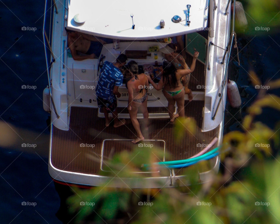 Estilo Paparazzi - Fotografado a 50 MTS de altura namorados no churrasco