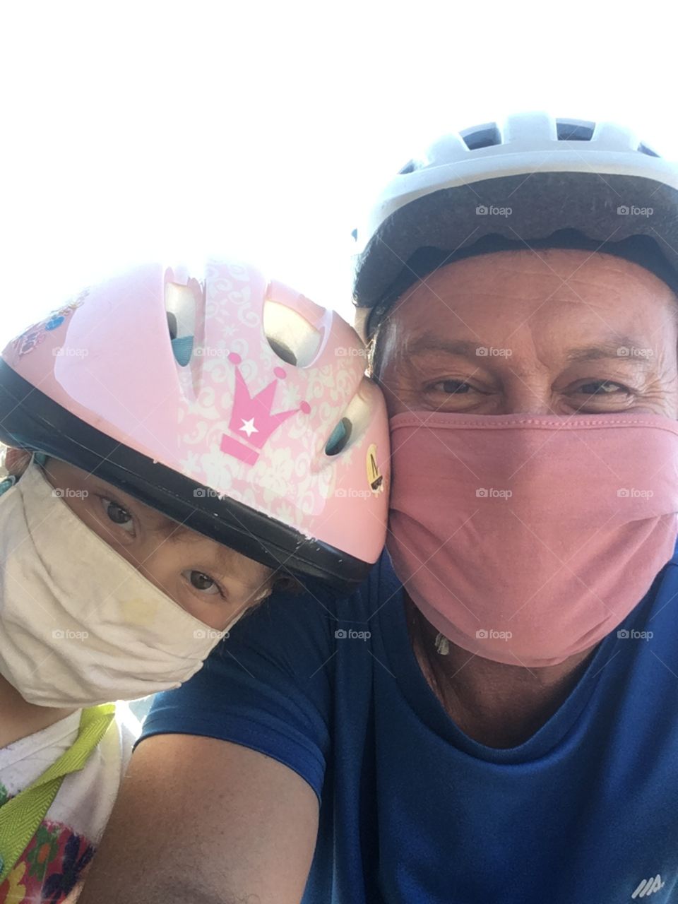 🇺🇸 We went for a bike ride, protected from Covid_19: helmet, mask and alcohol gel!  Prevent yourself! / 🇧🇷 Fomos passear de bicicleta, protegidos da Covid_19: capacete, máscara e álcool gel! Previna-se!