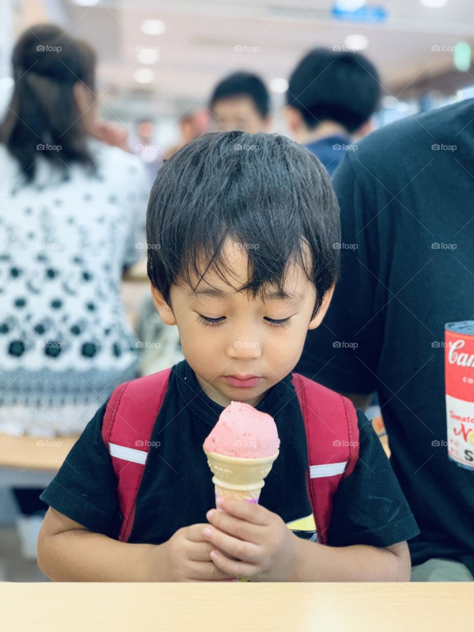 No child doesn't love ice cream 