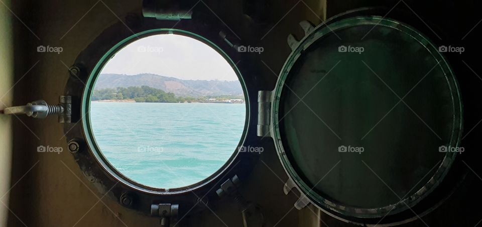 round window ferry