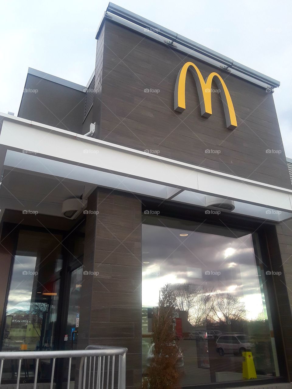 McDonalds Restaurant Sign Building