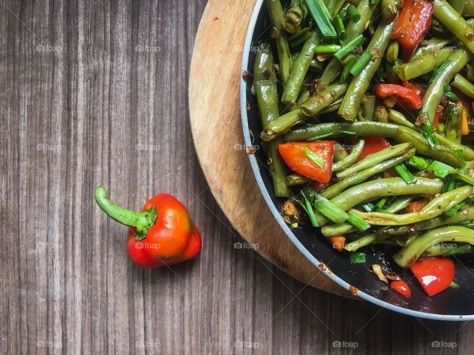 Beans and red bell peppers for lunch