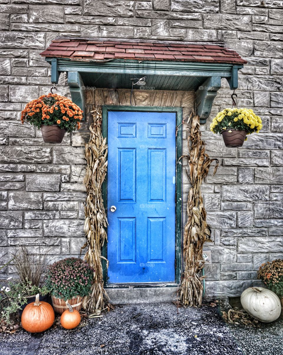 Blue Door & Seasonal Trimmings