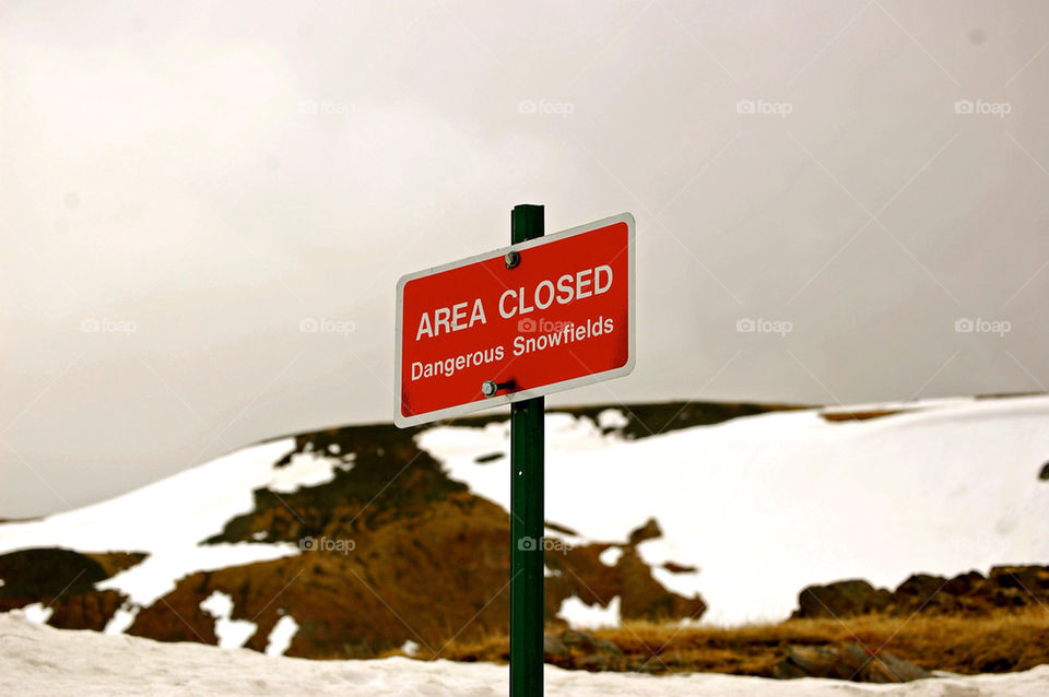 colorado snow red sign by refocusphoto