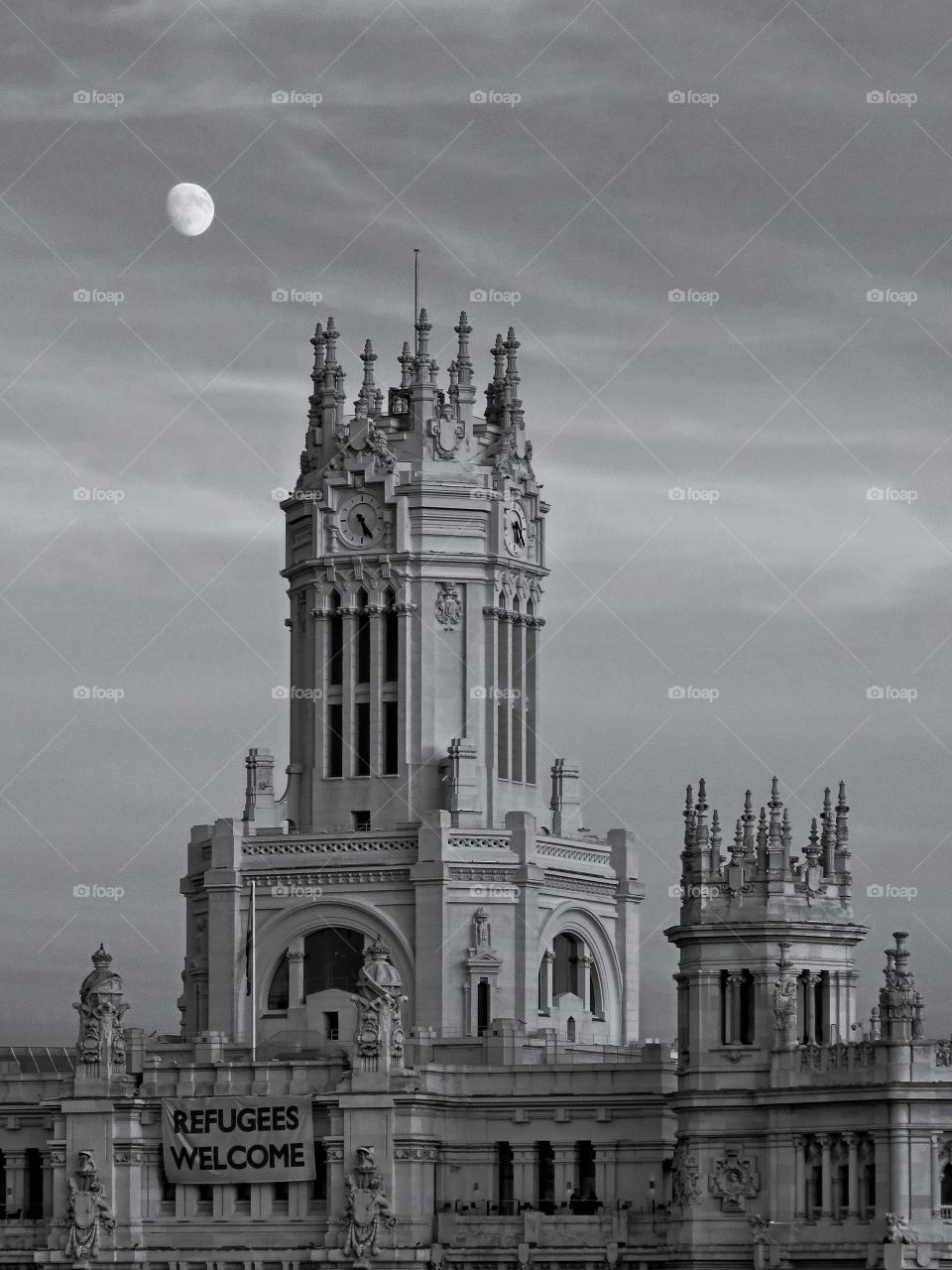 Moon and architecture