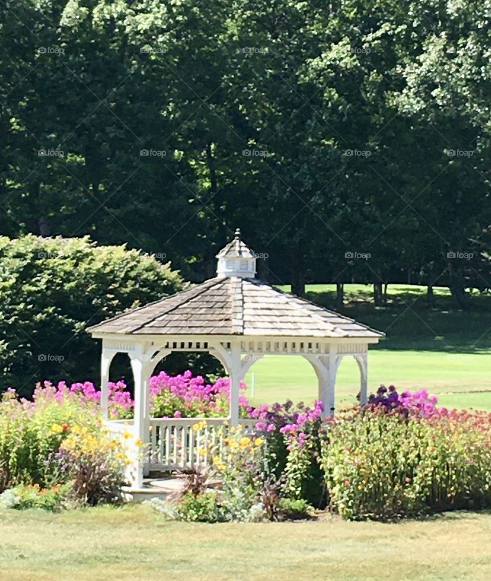Flowery gazebo 