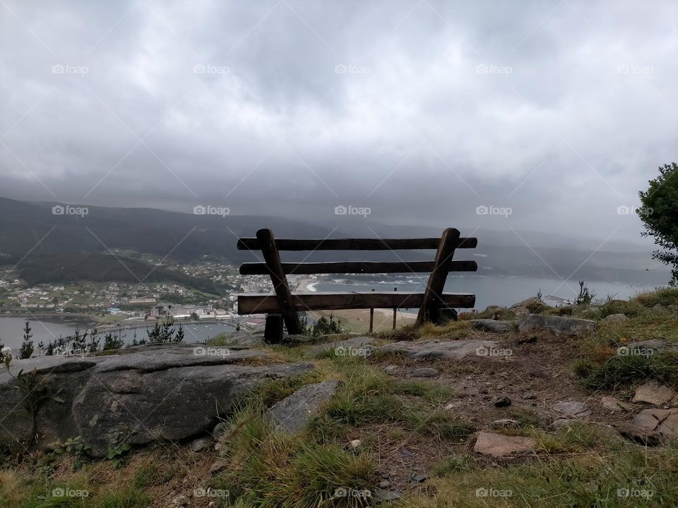 siéntate conmigo...