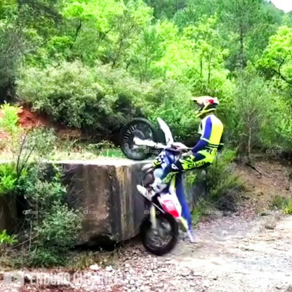 bike stunts