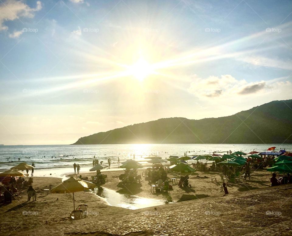 Agora, 18h15 na Praia do Guaiuba, no Guarujá: que entardecer tão bonito!

Como não se inspirar com a natureza?

Meu último dia de “mini-férias” está com esse sol reluzente…