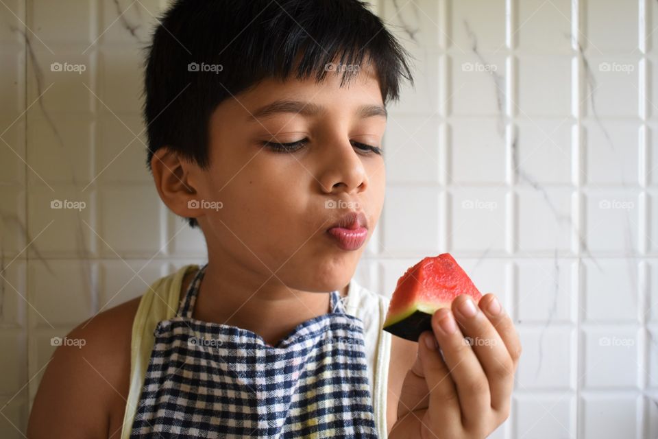 vitamin A, B6 and C, lycopene, antioxidants ,amino acids and potassium with each juicy bite....😍 let's take a bite