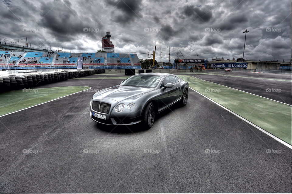 silver hdr bentley track by kanoldfoto