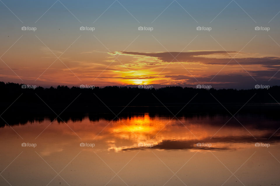 sunrise ive the lake