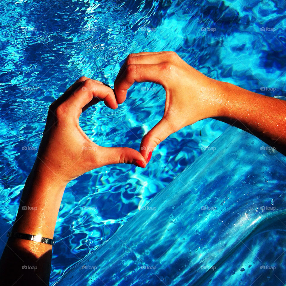 A summerday in my swimmingpool