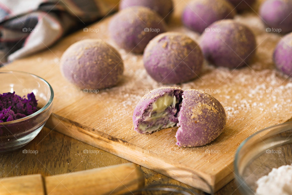 Ube  Cheese Pandesal