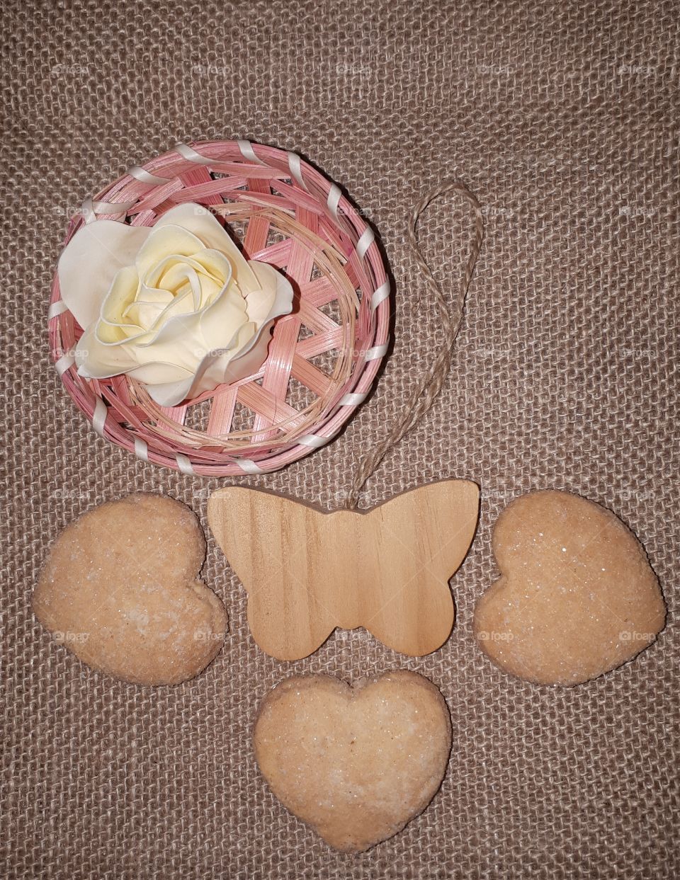 Abstract with same objects.