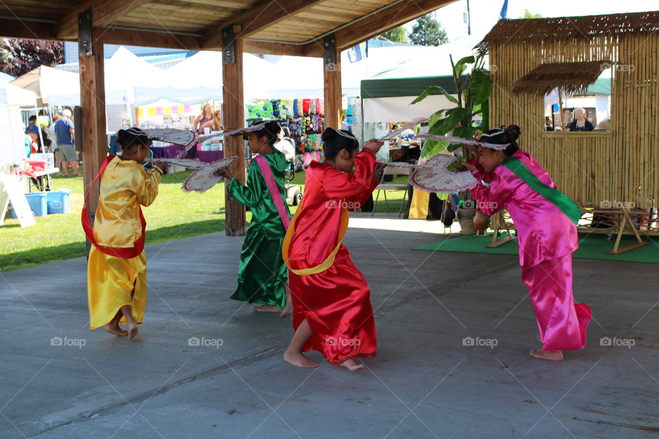 Filipino dancers