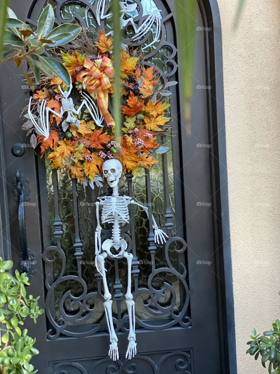 Spooky Halloween Front Door Decorations!