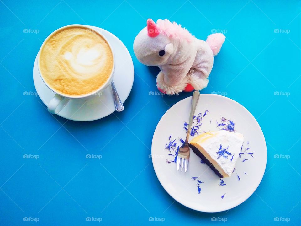 Coffee, cake and unicorn is a perfect combination that will make any girl happy for the rest of her day!