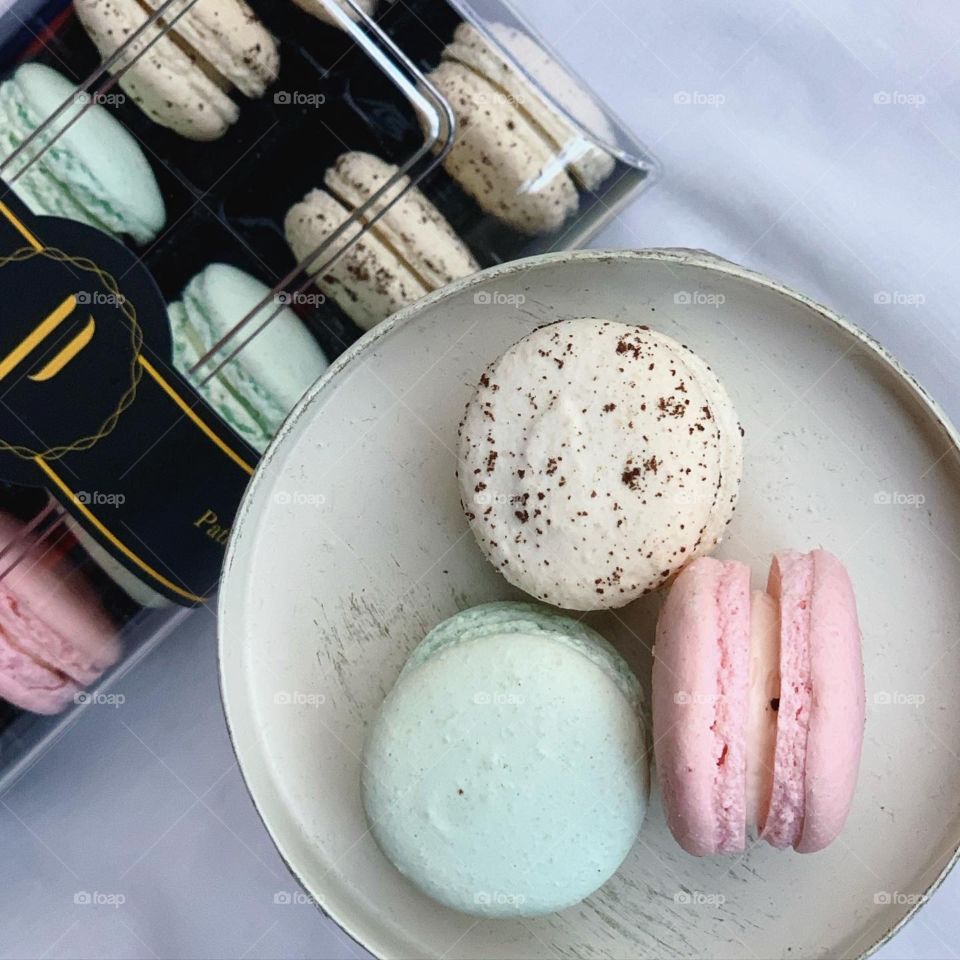 Sweet and beautiful macarons for afternoon treats 