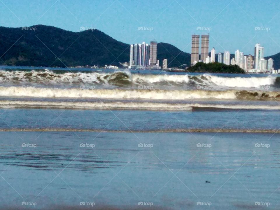 mar revolto, Balneário Camboriú SC Brasil.