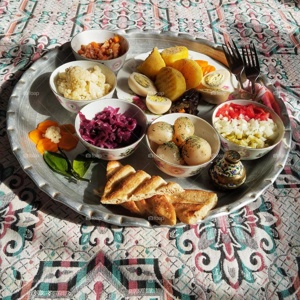 The food culture of Iranians is to cook and combine all kinds of food. Food in Iran even shows the ethnic and class differences of the people. We believe that food is God's blessing. Disrespect for food is not acceptable.