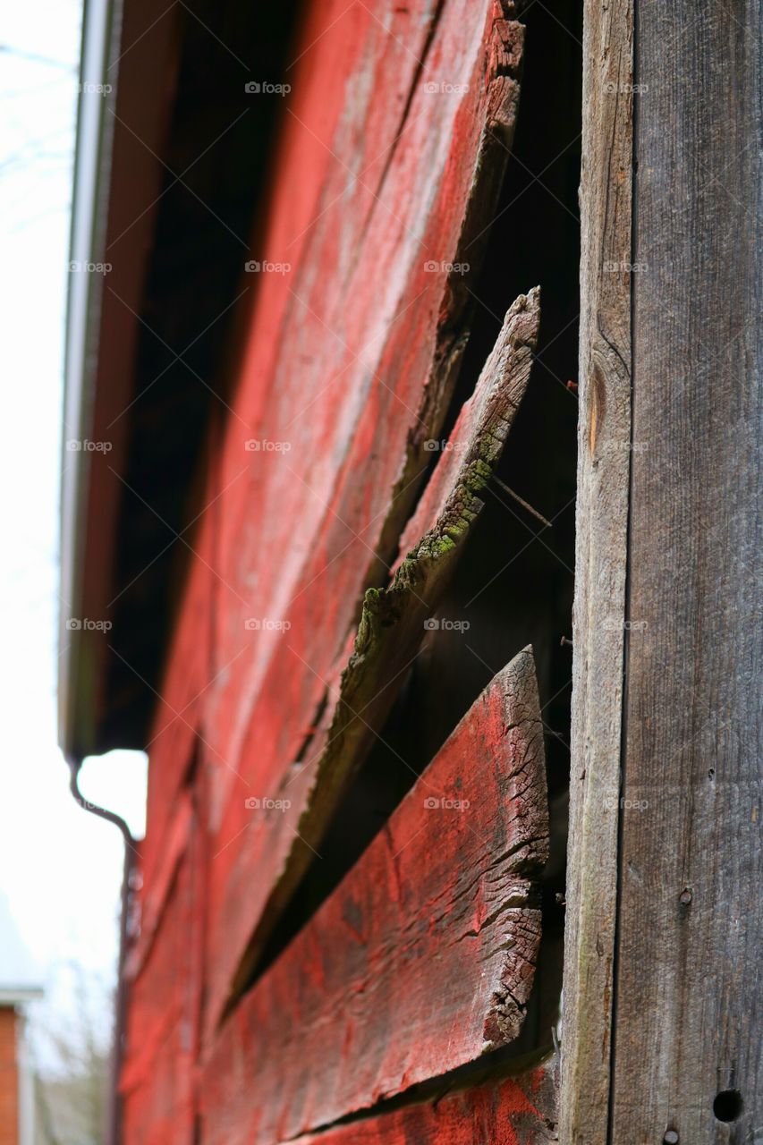 abandoned old red barn