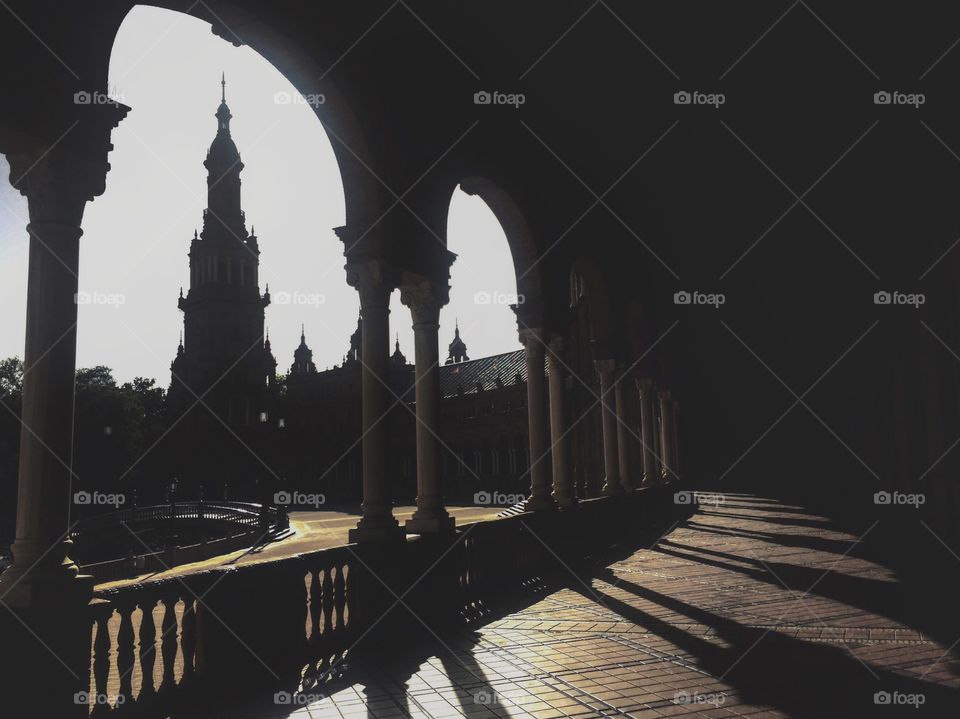 Plaza de España entre sombras
