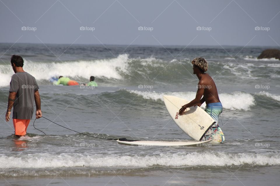 boys surfers