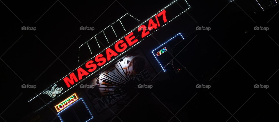 I spy with my little eye #SOMETHING RED 24/7 massages mememe I needneedneed