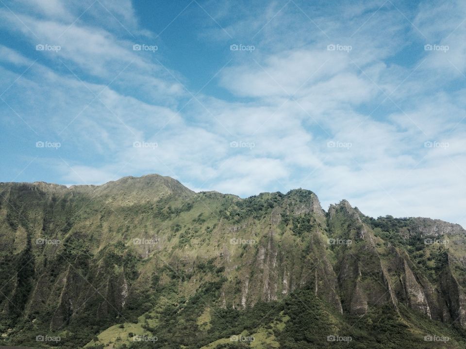 The great wall.. Passing through the mountains in Oahu. 
