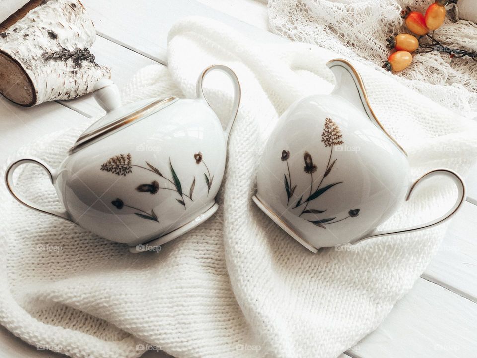 Vintage table set sugar bowl and creamer