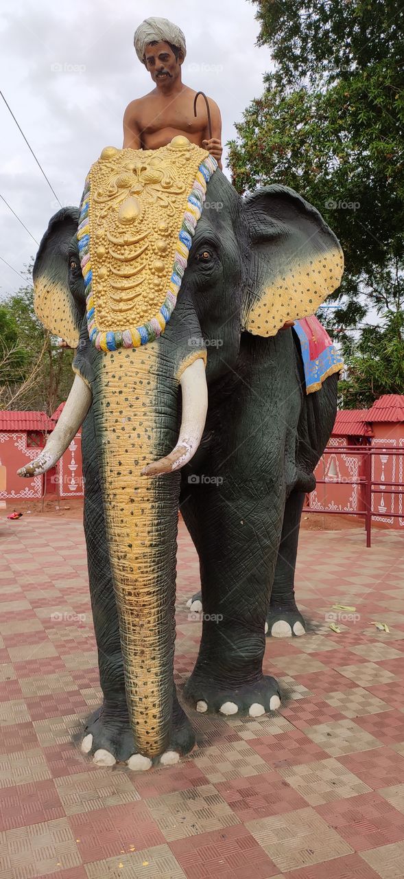 elephant statue