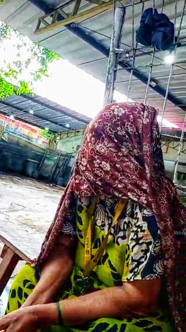 Behind the cover (Maa)