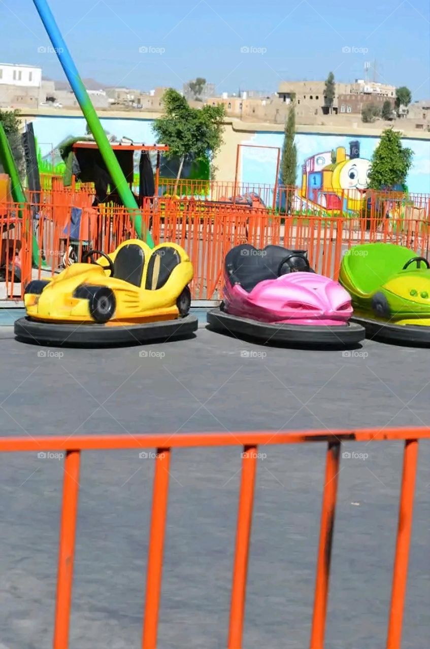 A very beautiful picture, and there is no better picture than it. There is no better picture of green herbs and colorful, red and white roses than it. Glory be to God, the natural and picturesque view, and there is no more