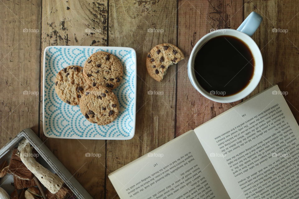 Coffee, Cookies & a Book