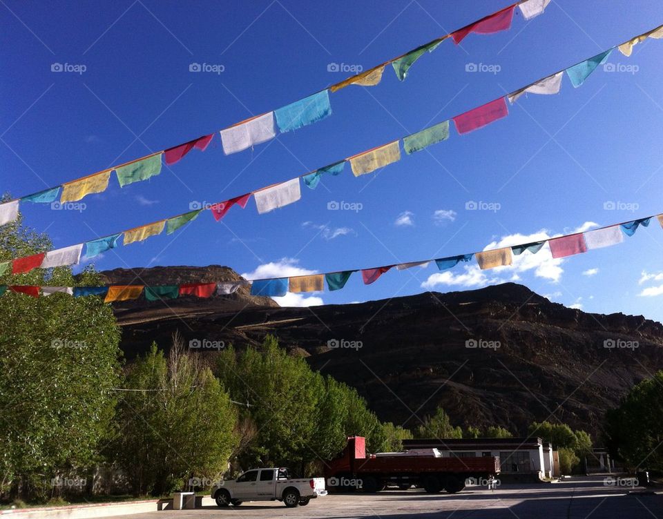 Mantra flags in Tingri