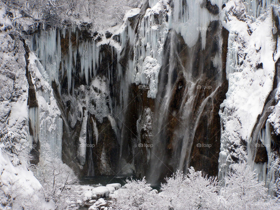 Frozen Big waterfall of Plitvice lakes