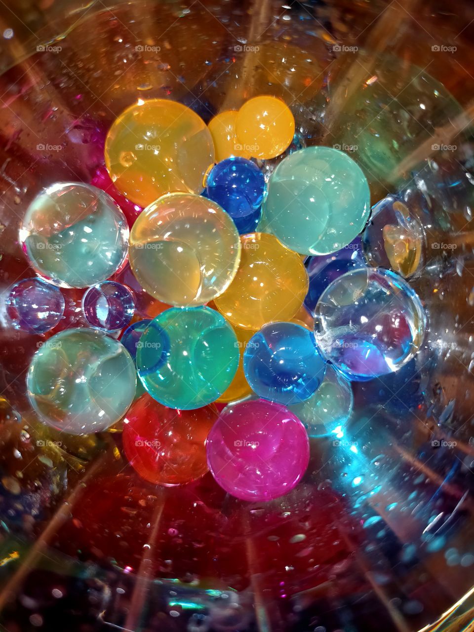 Artistic design orbeez in glass.